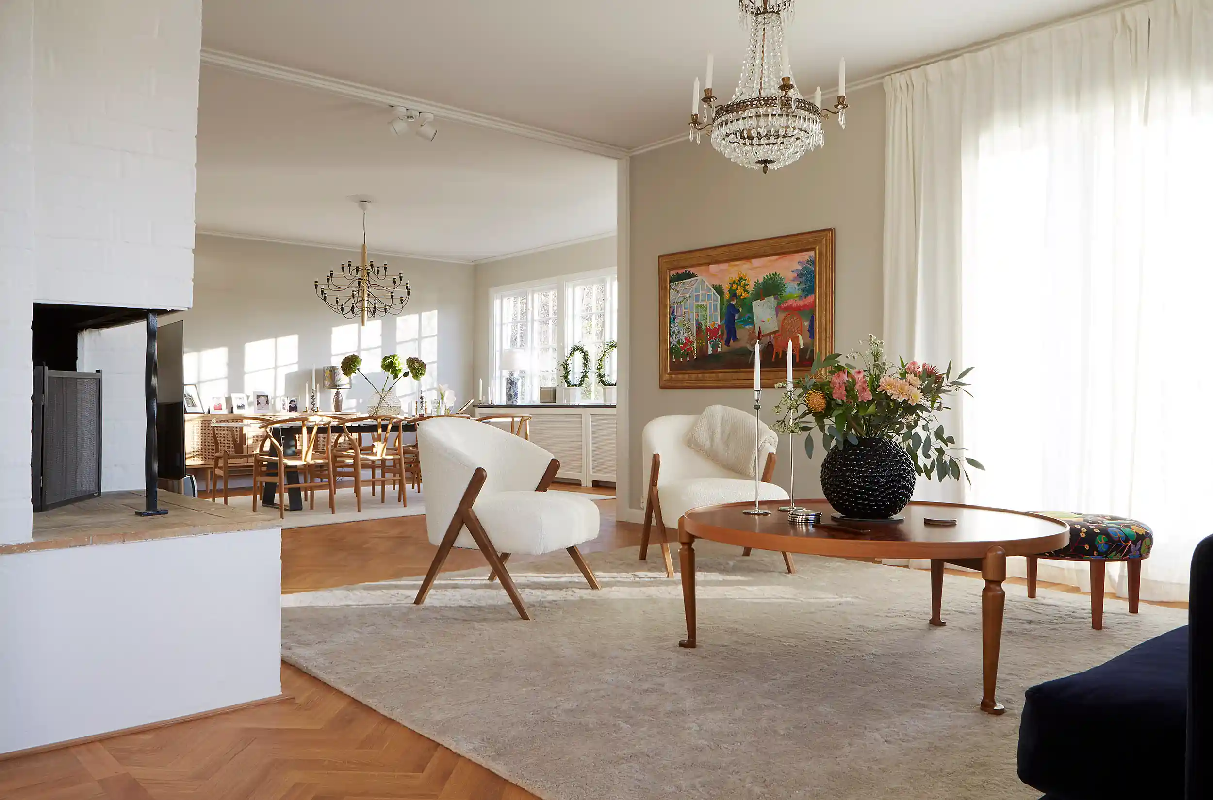 Renoverade ytskikt i matsal och vardagsrum