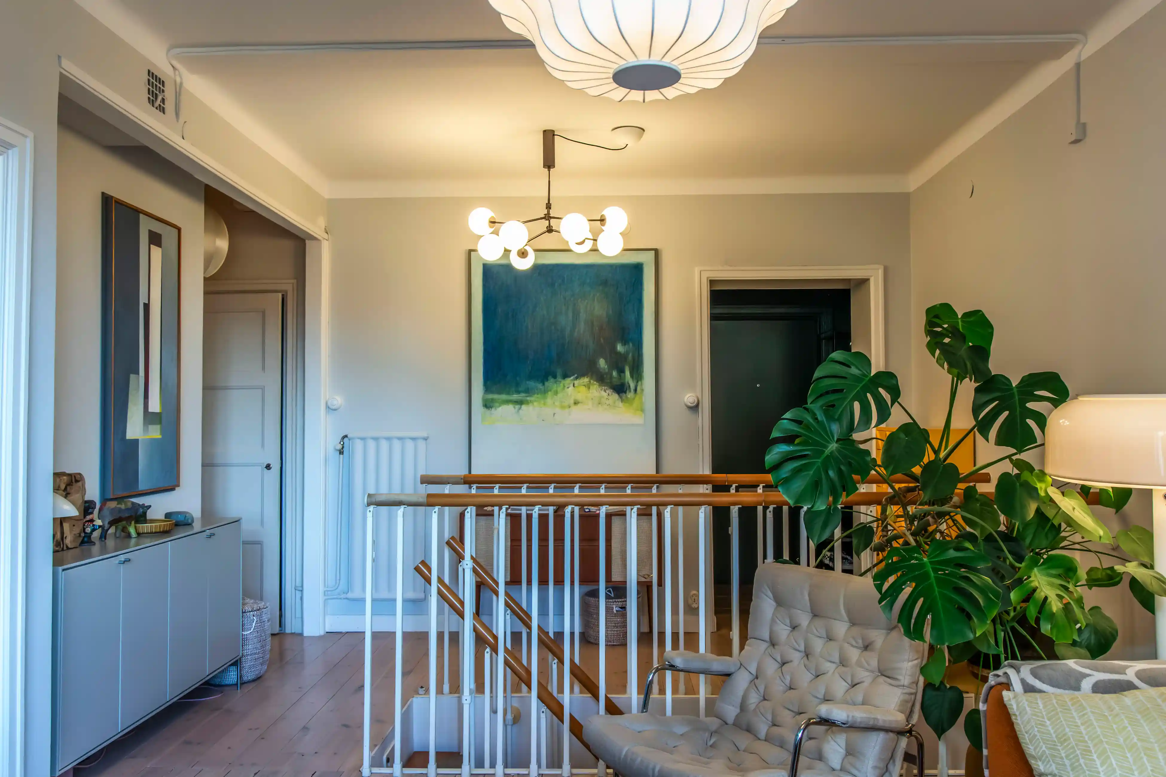 Badrumsrenovering med kommod i ek