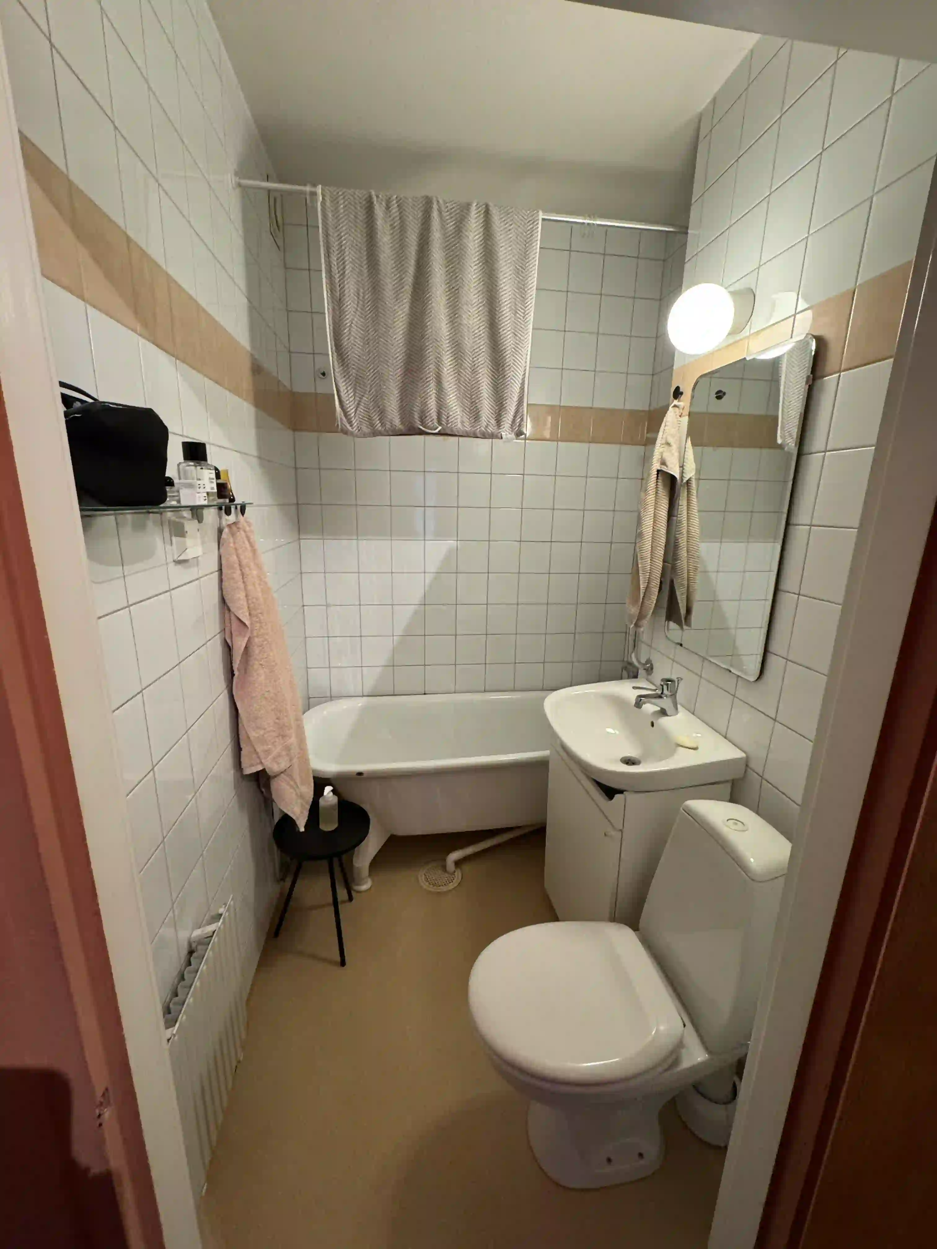 Före och efter badrumsrenovering